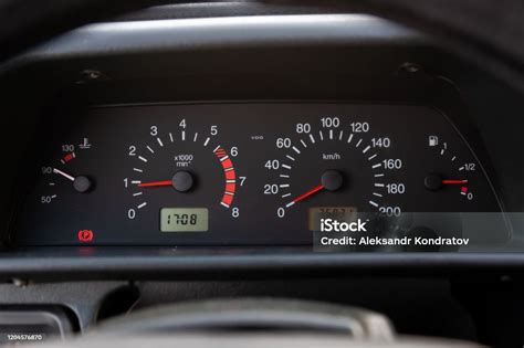 Cruscotto auto con contagiri