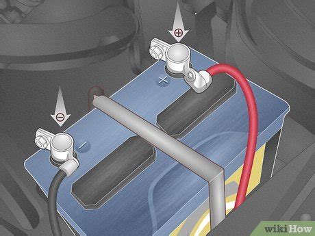 Schema di una batteria per auto con terminali positivo e negativo chiaramente indicati