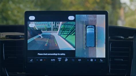 Telecamera anteriore Ford Kuga posizionata nella griglia