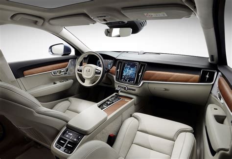Interni lussuosi Volvo V90