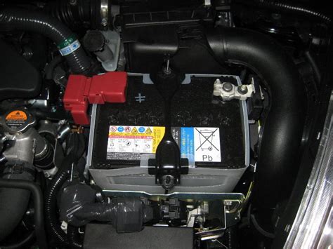 Nissan Juke Hybrid 12V battery location diagram