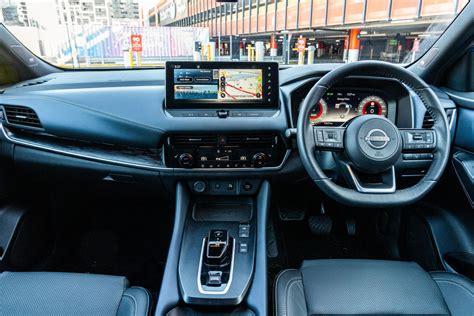 Nissan Qashqai e-POWER con tergicristallo posteriore in funzione