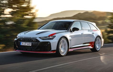 Audi RS6 Avant e Audi RS e-tron GT affiancate