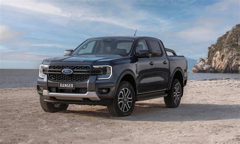 Ford Ranger Raptor di nuova generazione in un ambiente fuoristrada