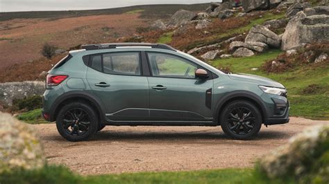 Dacia Sandero Stepway con prezzo e caratteristiche evidenziate