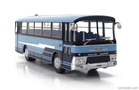 Autobus Volvo Holiday scala 1:72 in edicola