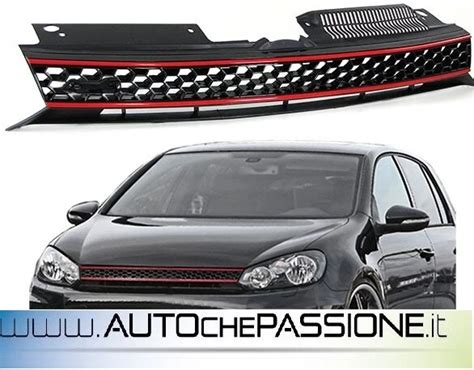 Dettaglio logo GTI su calandra
