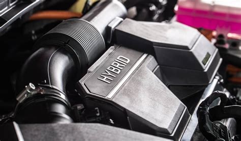 Icone che illustrano i vantaggi del mild hybrid