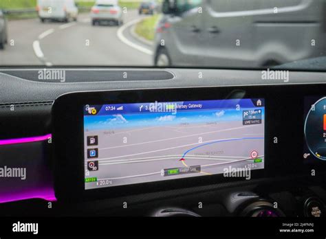 Schermata del navigatore Skoda con indicazioni sul traffico