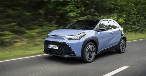 Schema del powertrain full hybrid della Toyota Aygo X