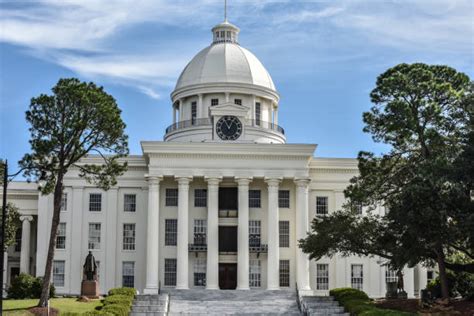 Veduta frontale del Campidoglio di Montgomery, Alabama