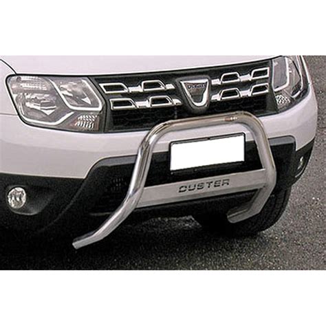 Dacia Duster con bull bar in un contesto off-road