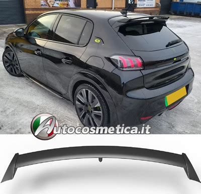 Spoiler da tetto installato su Peugeot 208