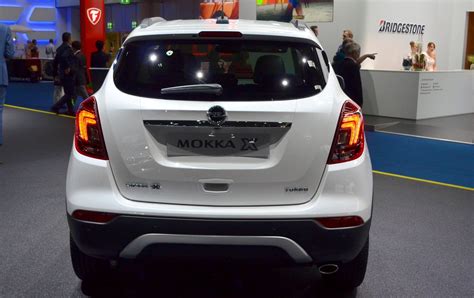 Opel Mokka X con vetri oscurati e i benefici delle pellicole