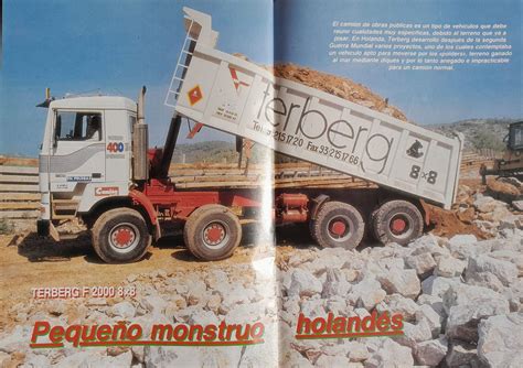 Camion 8x8 in azione su terreno accidentato