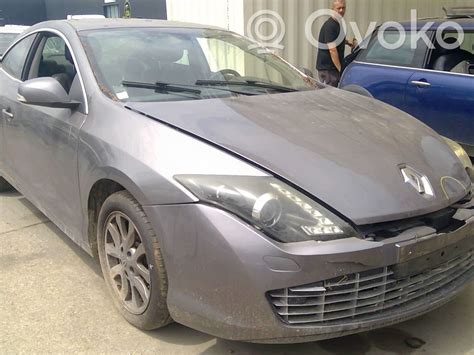 schema tecnico del vano motore di una Renault Laguna Coupé con evidenziato il supporto motore