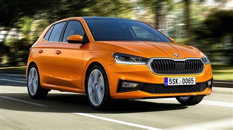 Skoda Fabia 2021 - dettagli gruppi ottici anteriori a LED