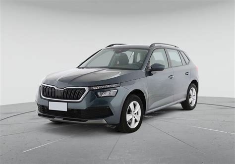 Skoda Fabia 2021 - dettagli esterni con tetto a contrasto Grigio Grafite