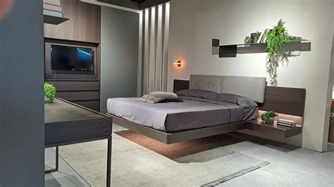 Monovolume con letto sospeso interno