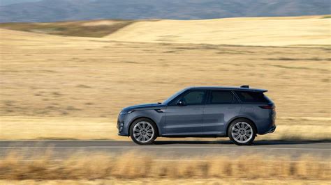 Range Rover Sport in azione su un percorso fuoristrada