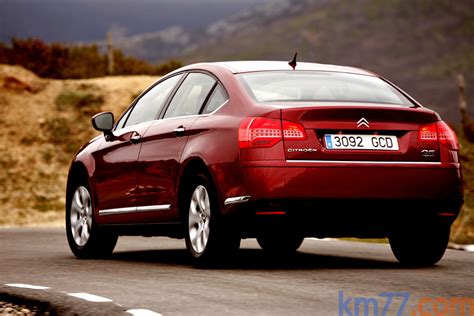 Citroën C5 Berlina vista posteriore