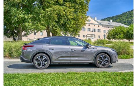 Profilo laterale della Nuova Citroën C5 X