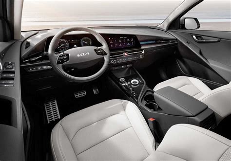 Interni Kia Niro con pulsante commutazione GPL