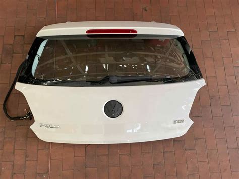 Volkswagen Polo Mk3 (6N) portellone posteriore con scritta