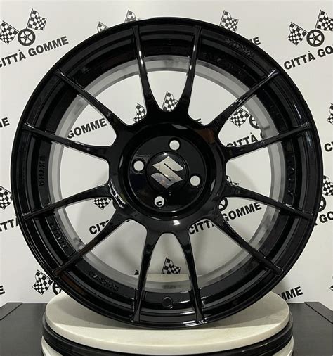 Esempi di cerchioni in lega per Suzuki Swift