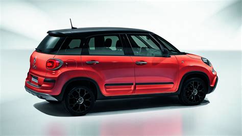 Fiat 500L in un contesto urbano