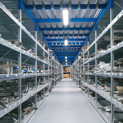 Scaffalature per ricambi auto