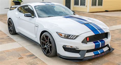 Ford Mustang GT350 di Carroll Shelby