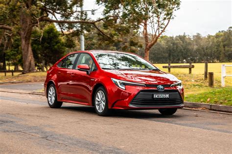 Toyota Corolla ibrida in movimento