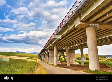 Ponte autostradale in fase di manutenzione