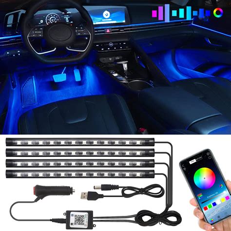 Interno di un'automobile con illuminazione a LED