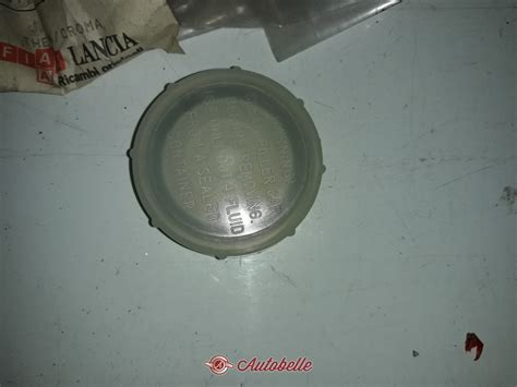 Tappo olio freni di un veicolo Fiat