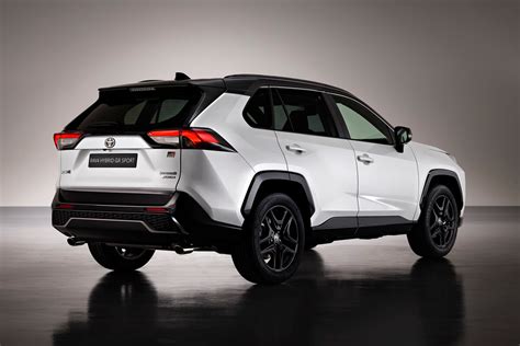 Toyota RAV4 in versione bi-tone con tetto a contrasto