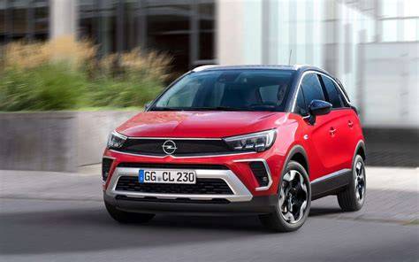 Opel Crossland con nuovo Opel Vizor