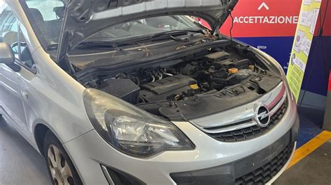 Meccanismo di sblocco secondario del cofano Opel Mokka
