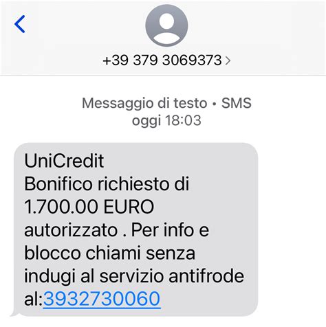 Schermata di un finto messaggio SMS con offerta di buoni benzina