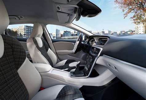 Interni Volvo V40 con tetto panoramico