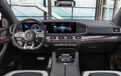Interni lussuosi della Mercedes GLE Coupé