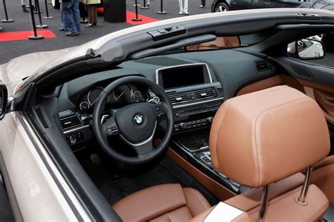 Interni di una BMW Serie 6 cabrio