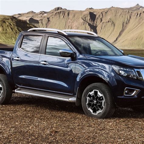 Tonnellata flessibile in vinile su Nissan Navara