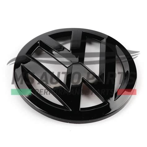 Dettaglio dell'emblema nero Volkswagen Golf 6