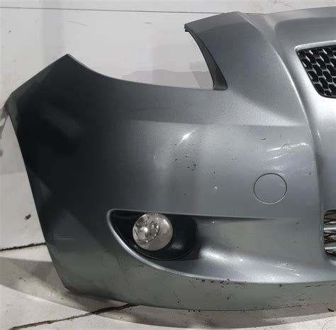 Dettaglio paraurti anteriore Toyota Yaris