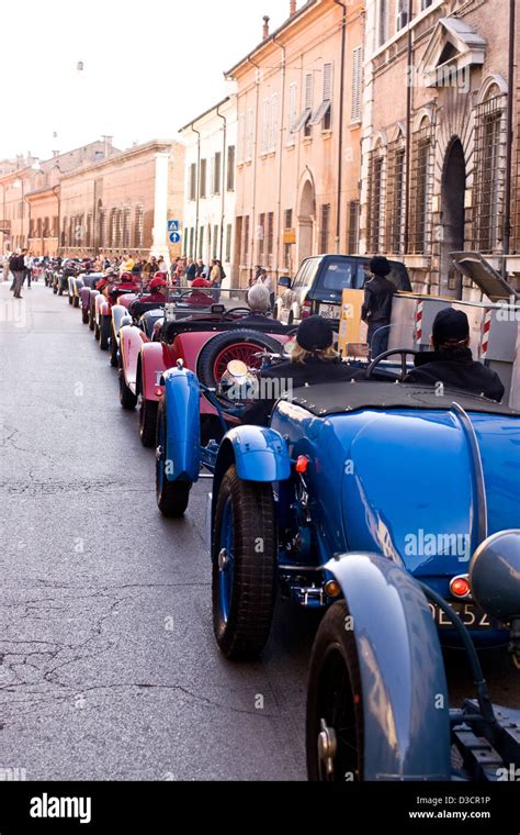 auto storiche in gara su strada panoramica