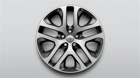 Land Rover Defender con cerchi Diamond Turned Dark Grey