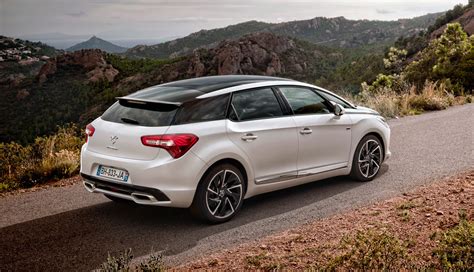 Citroën DS5 Hybrid4 interna abitacolo
