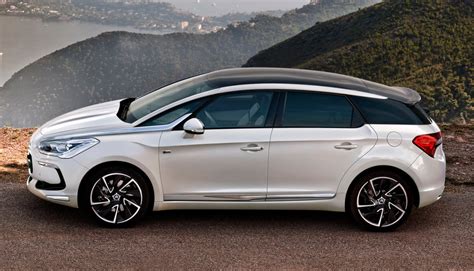 Citroën DS5 Hybrid4 interni plancia